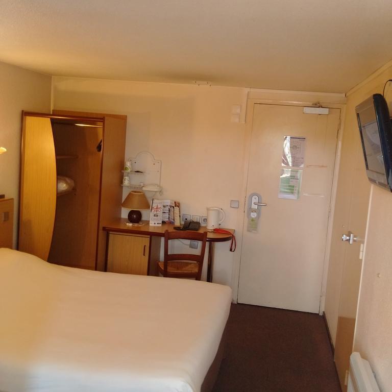 Hotel Campanile Livry-Gargan Exterior foto